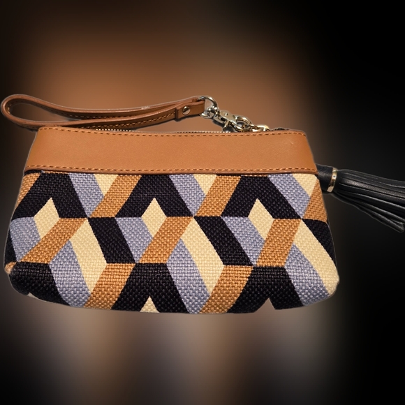 Spartina 449 Wristlet - Picture 2 of 3